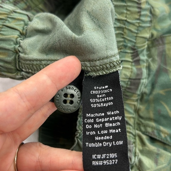 Sanctuary Camo Print Trailblazer Shorts Size 25 - Picture 17 of 17